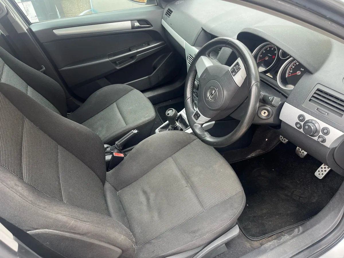 Car - Image 6
