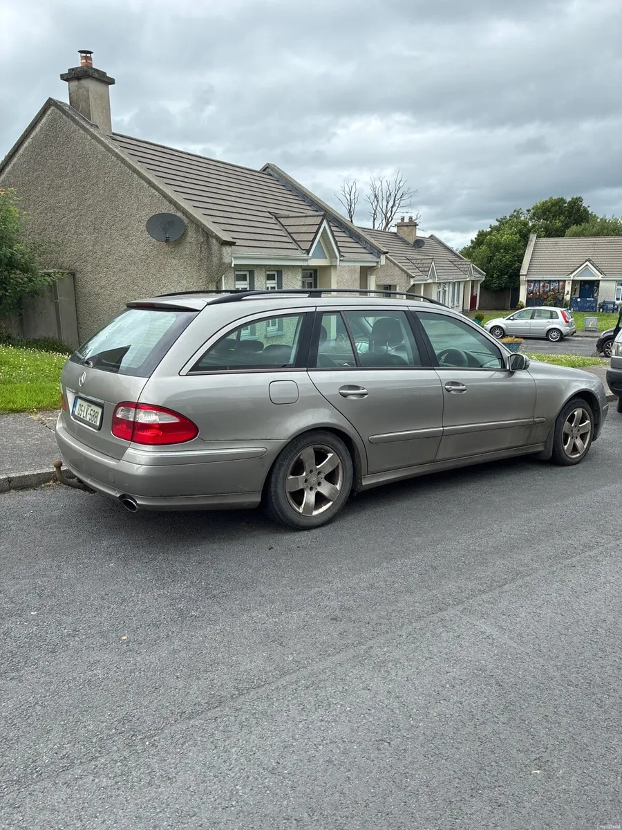 MERCEDES BENZ - Image 2