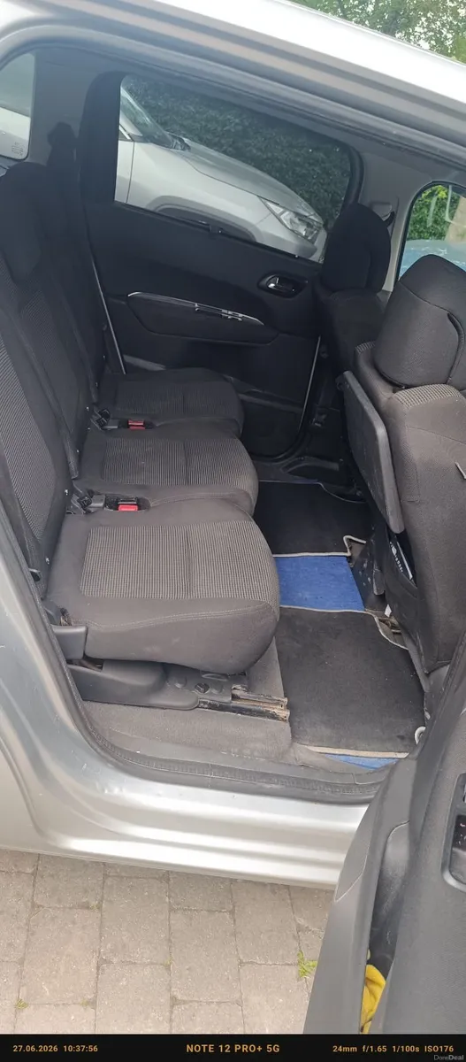 Peugeot 5008 2011 - Image 4