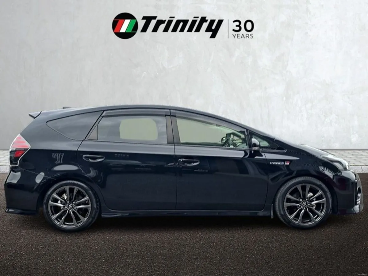Toyota Prius ** GR ** ALPHA  ** 7 SEATER ** HUGE S - Image 5