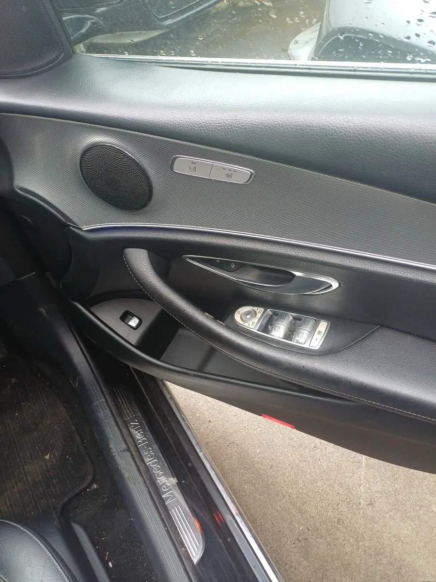 Mercedes Benz Eclass - Image 3