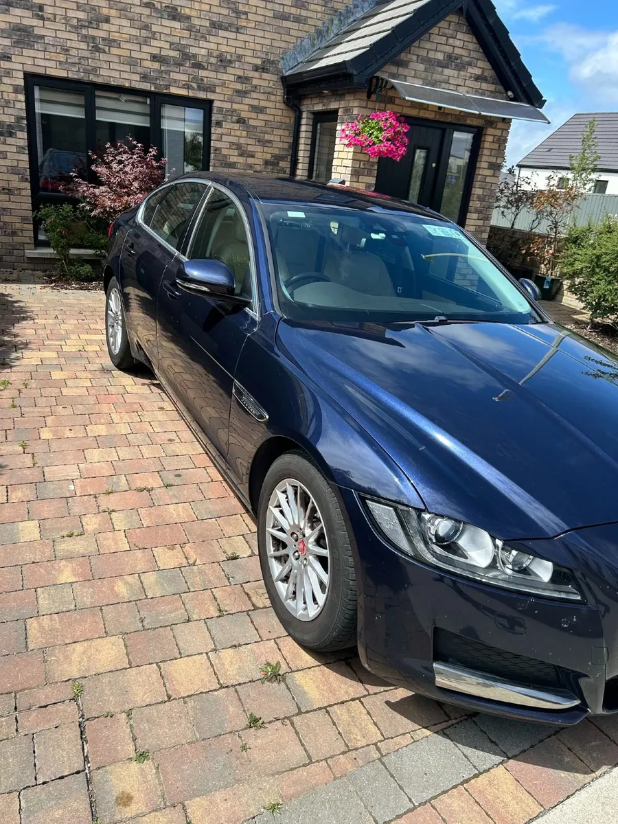 2017 Jaguar XF 2.0D Prestige Eco Auto - Immaculate - Image 3