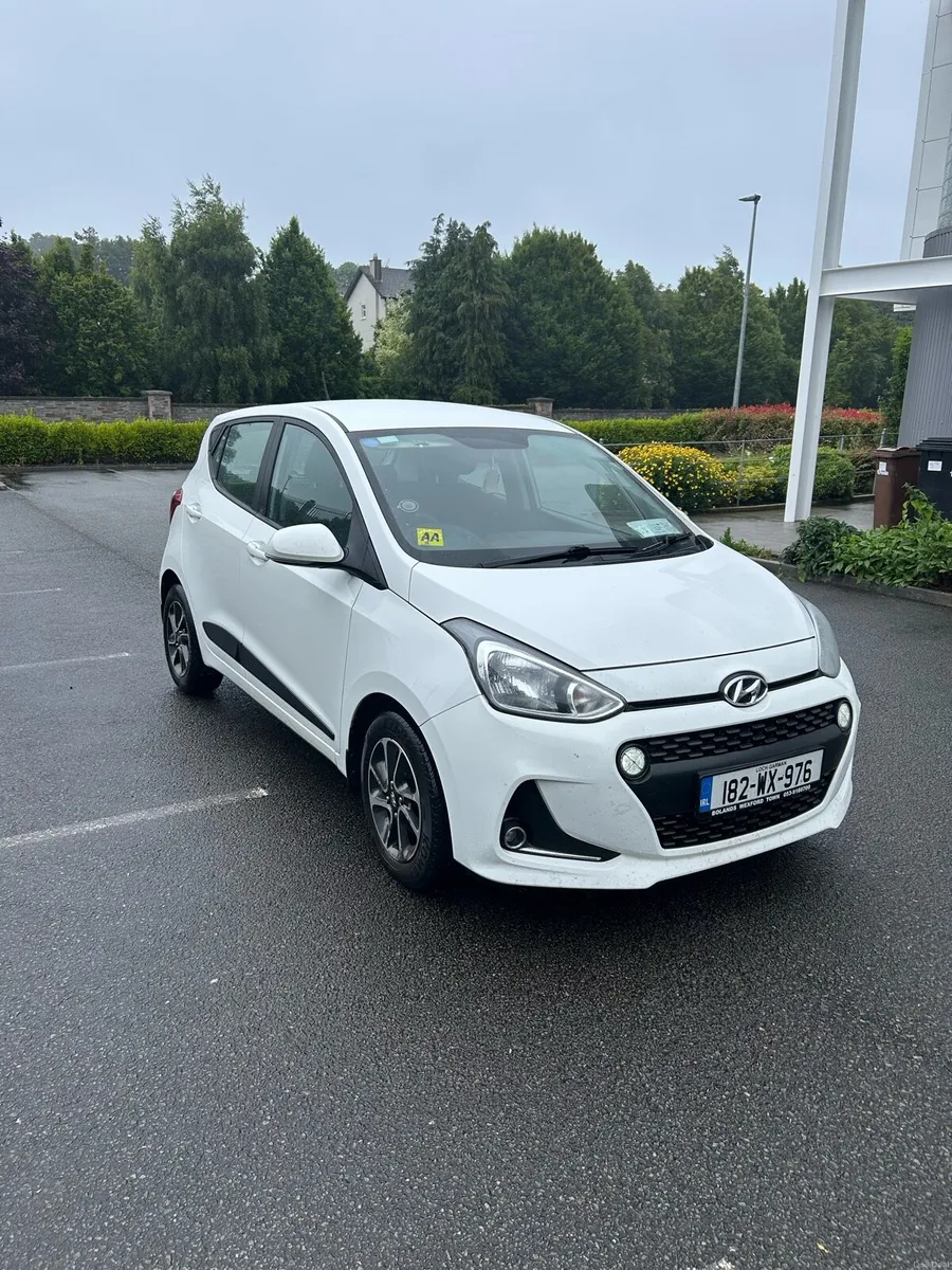 Hyundai i10 Deluxe Model - Image 2