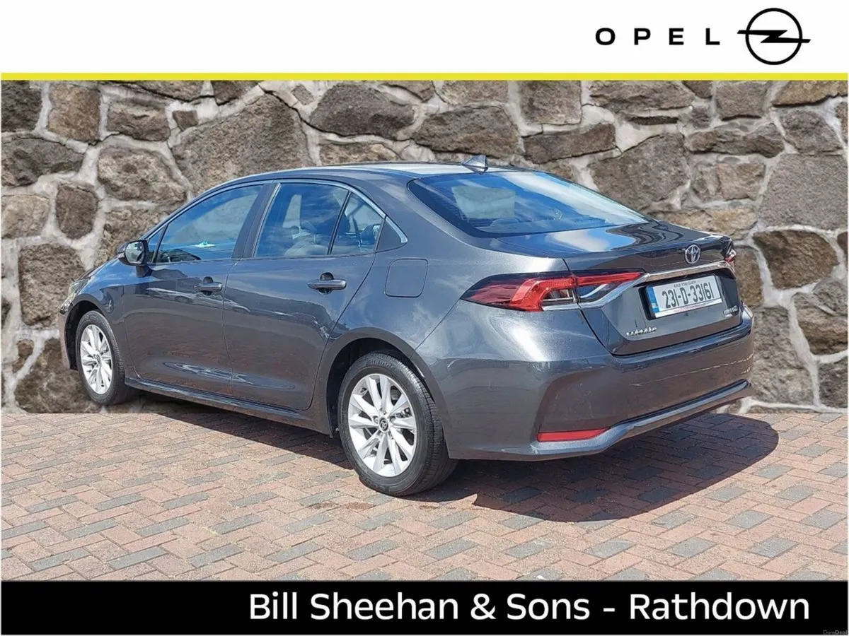 Toyota Corolla 1.8 Hybrid Luna Saloon - Image 3