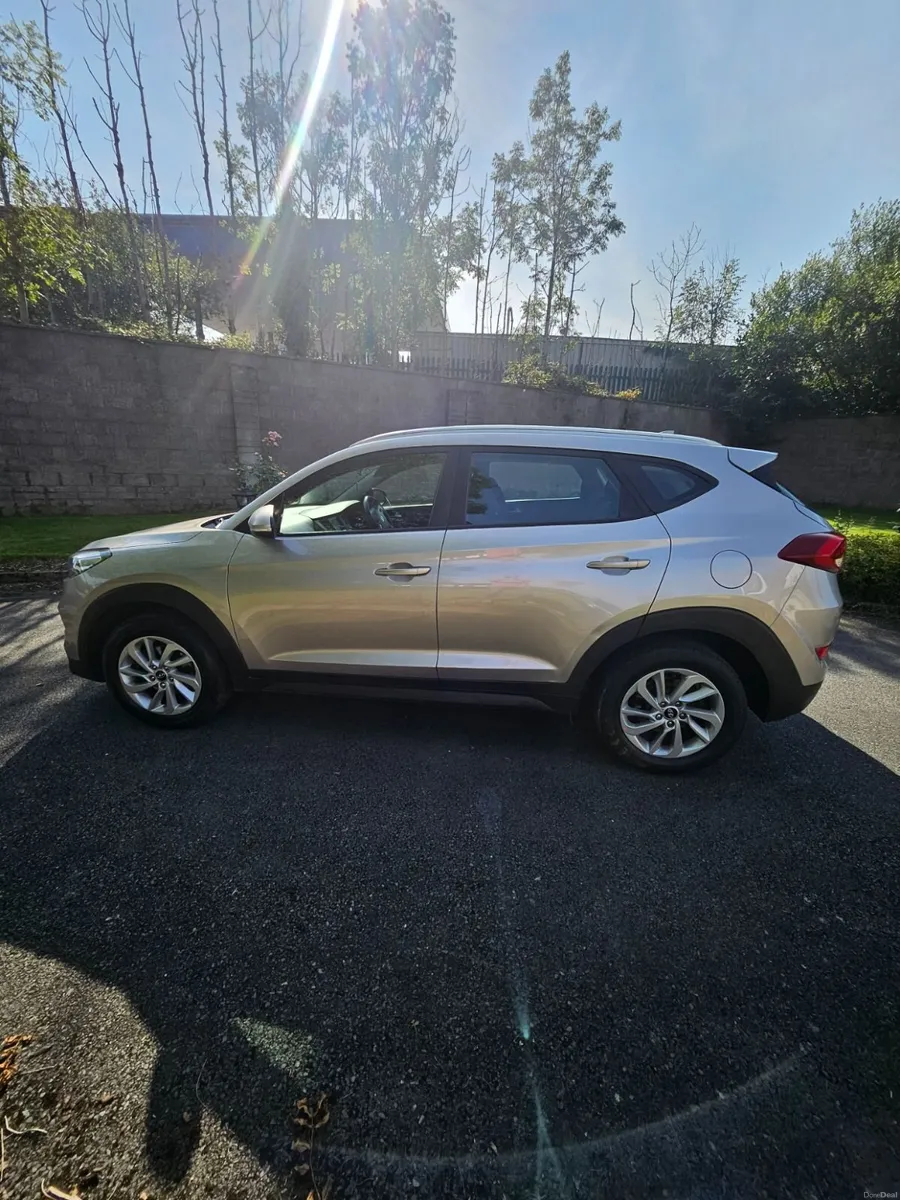 Hyundai Tucson 2018 Executive SE - Image 2