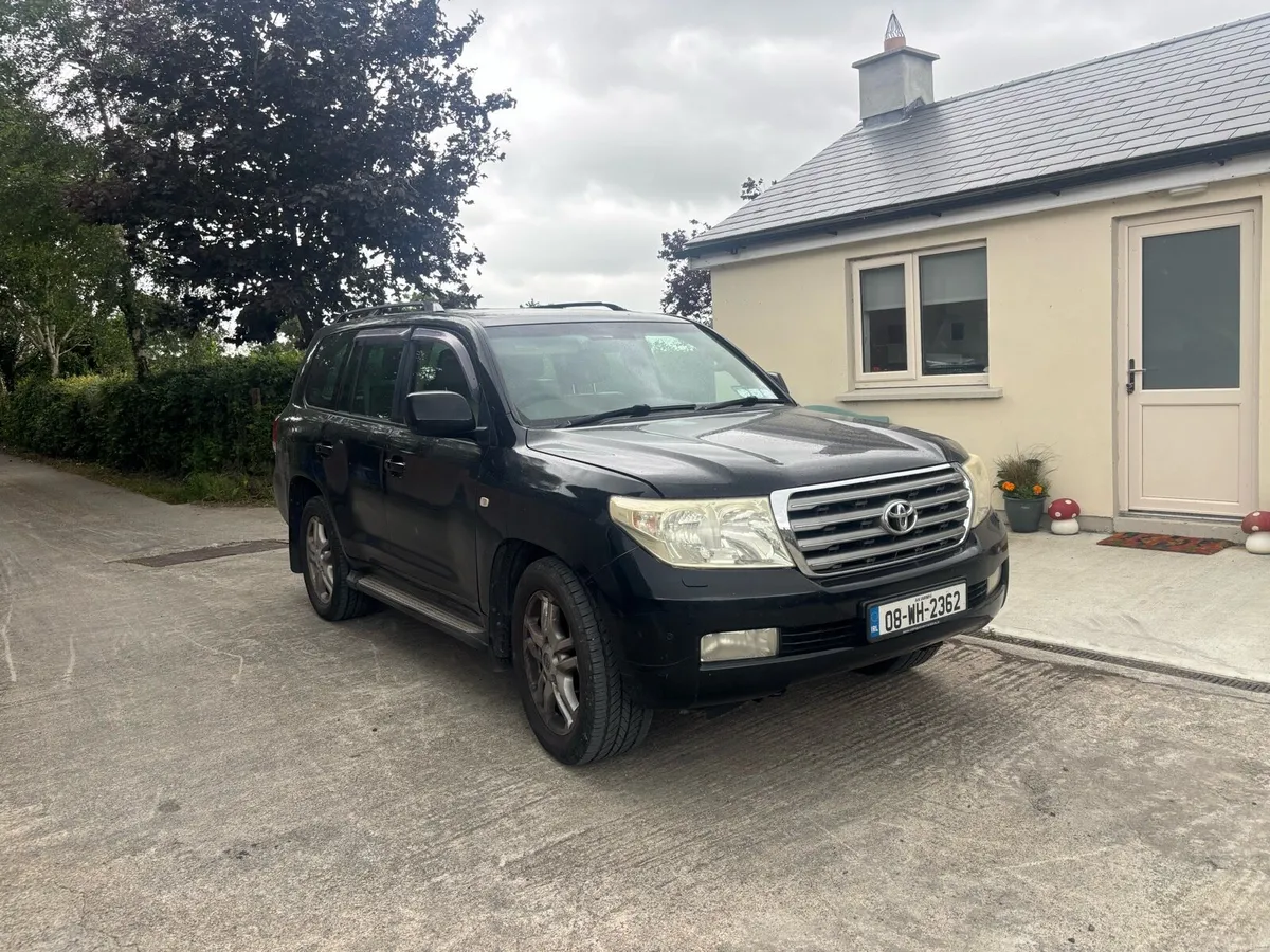Toyota Landcruiser 200 series - Image 1