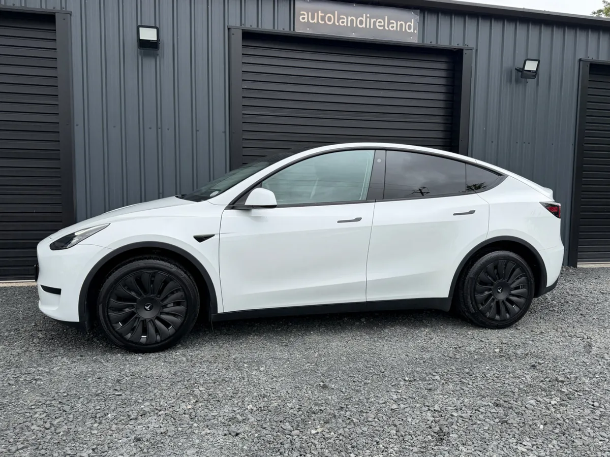 231 Tesla Model Y Low Km - Image 5
