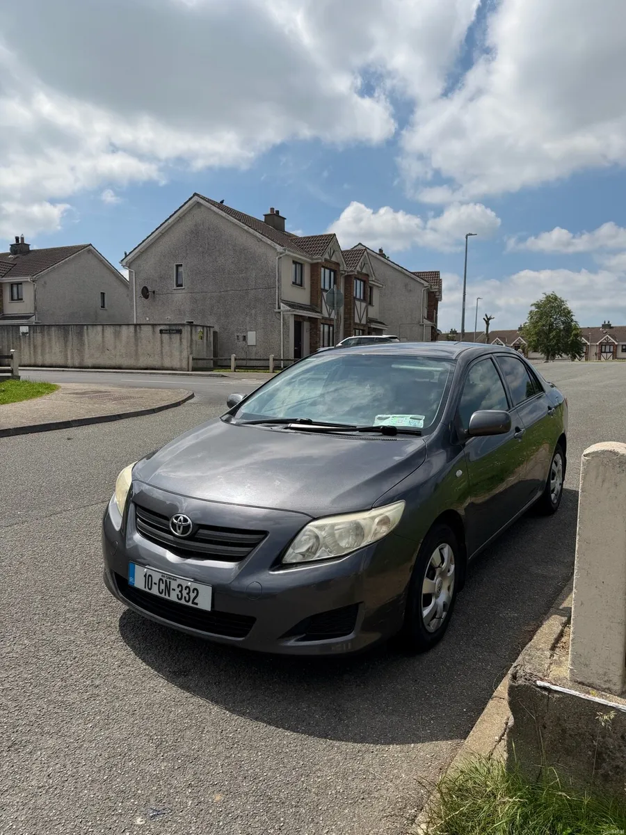 Toyota corolla 2010 - Image 2