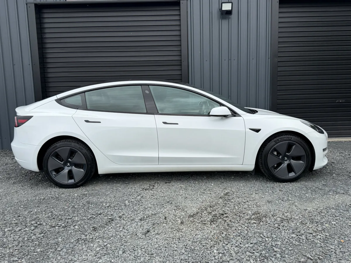 231 Tesla Model 3 Long Range - Image 4