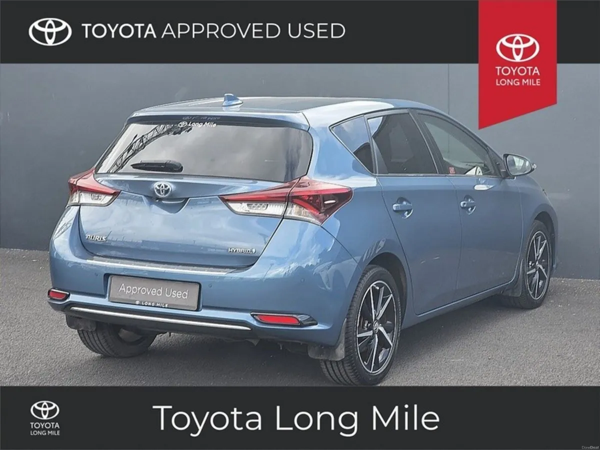 Toyota Auris 1.8 Hybrid Design 5dr - Image 2