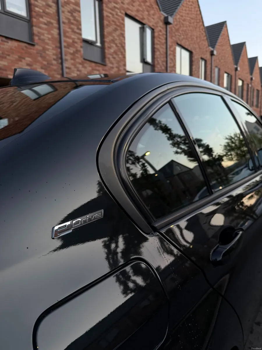 BMW 3-Series 2016 - Image 4