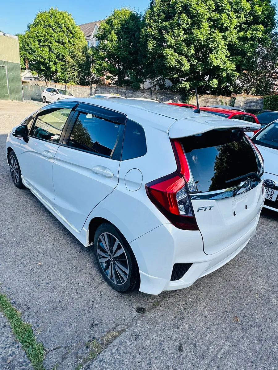 Honda Fit 2015 - 1.5L hybrid High Specs - Image 6