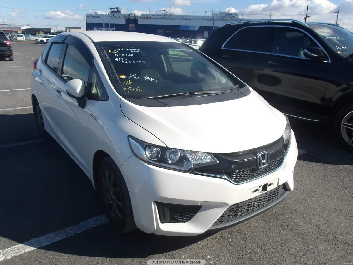 2017 HONDA FIT 1.5HYBRID - Image 2