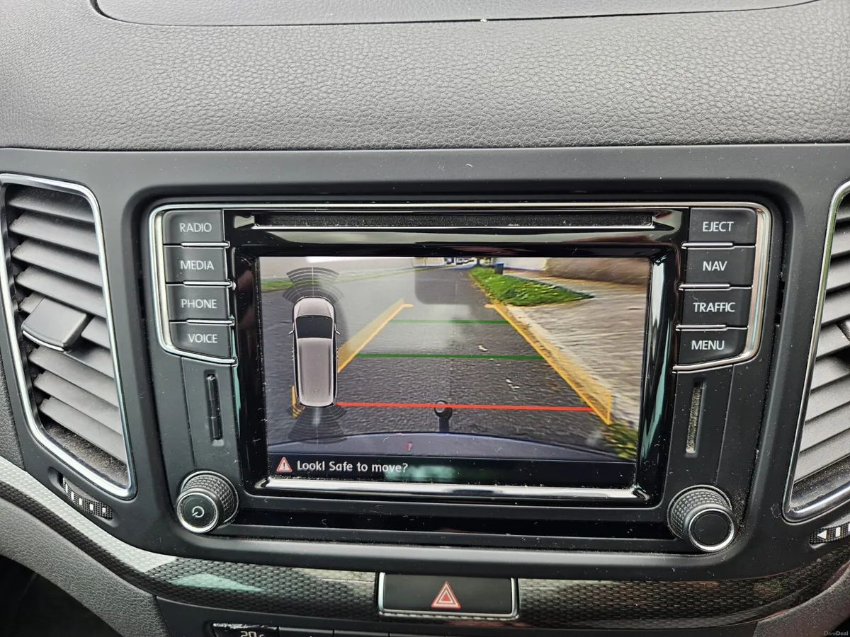 SUNROOF-HEATED LEATHER-BLUETOOTH STREAMING-190 BHP - Image 2
