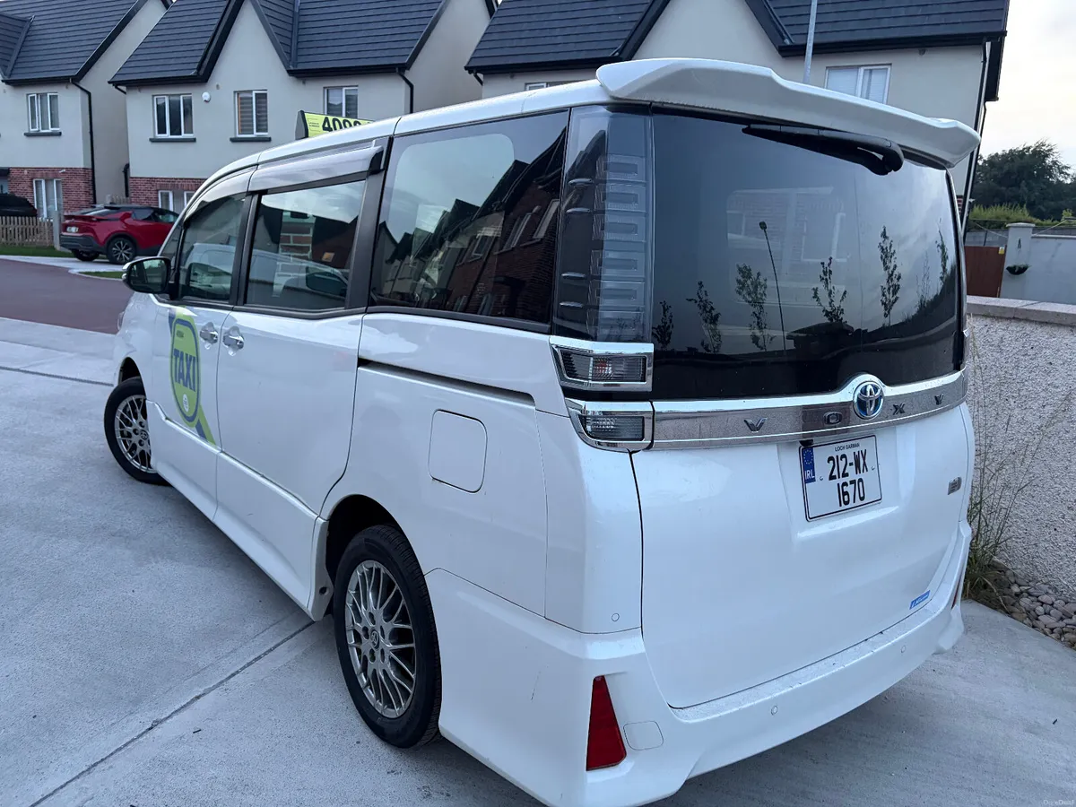 2021 212 Toyota Voxy 7 SEATER FULL TAXI READY - Image 2