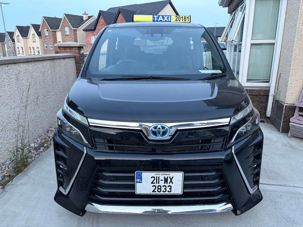 2021 Toyota Voxy 1.8 HYBRID 7 SEATER TAXI READY - Image 3