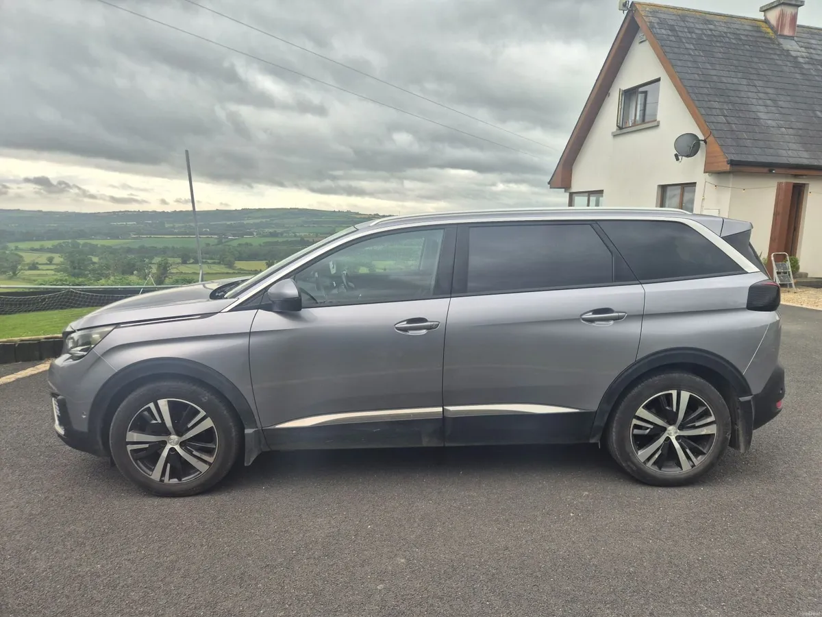 Peugeot 5008 2018 - Image 1