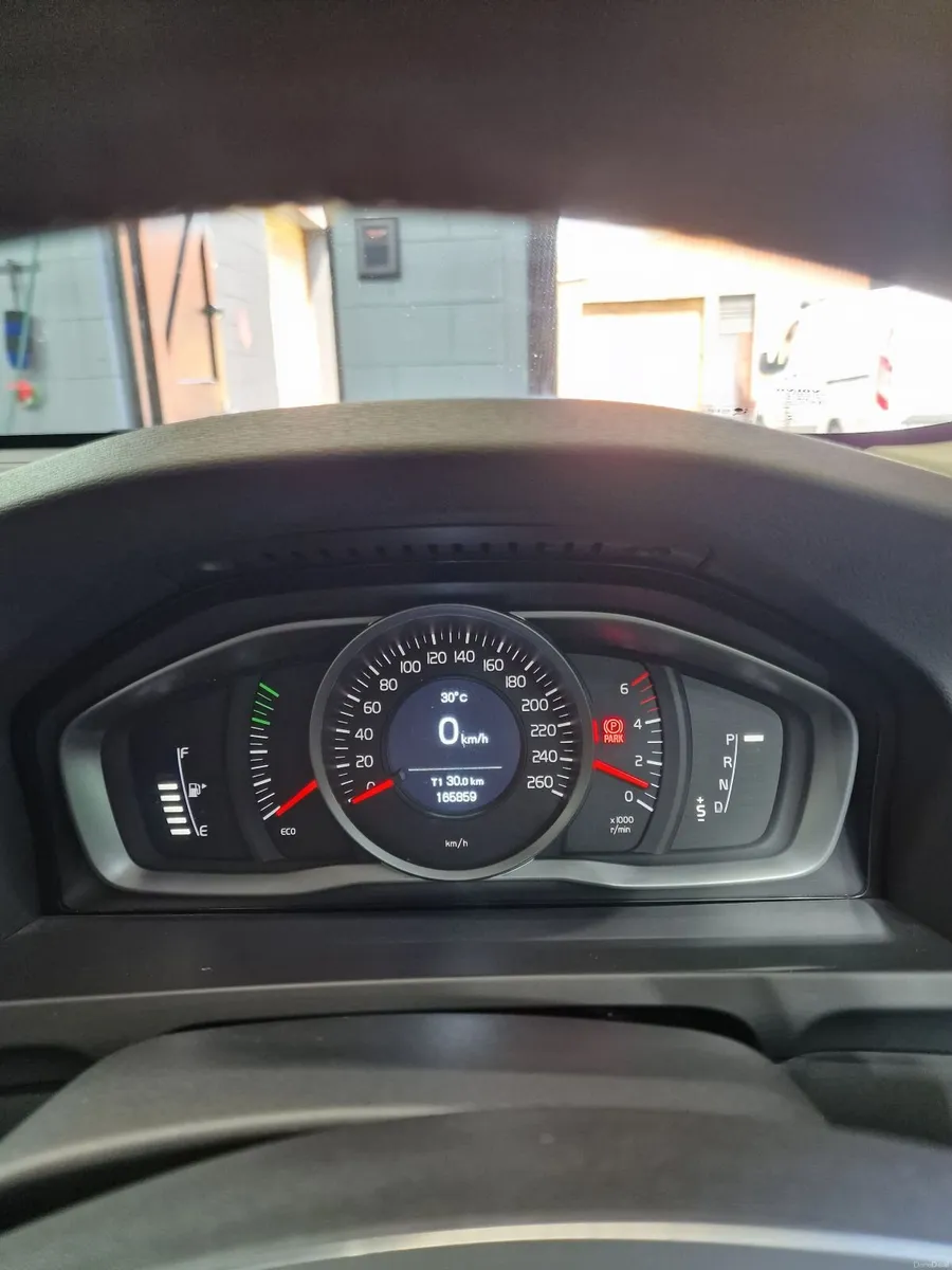 Volvo V60 2017 - Image 2
