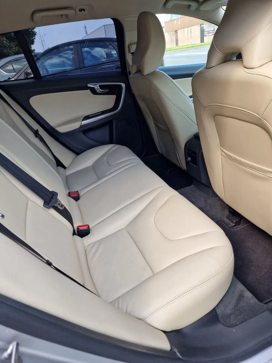 Volvo V60 2017 - Image 3