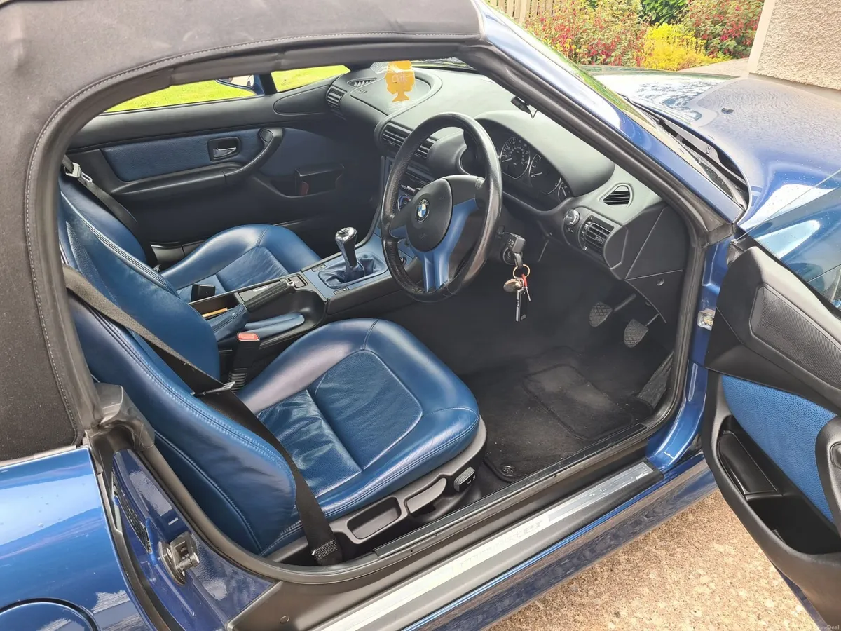 BMW Z3 Convertible - mystic blue with low miles - Image 4