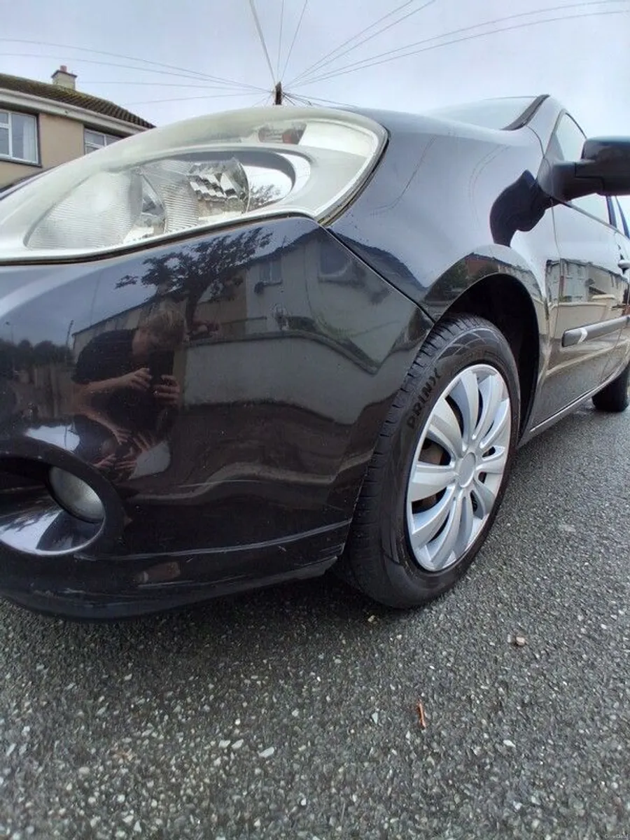 2011 Renault Clio - Image 2