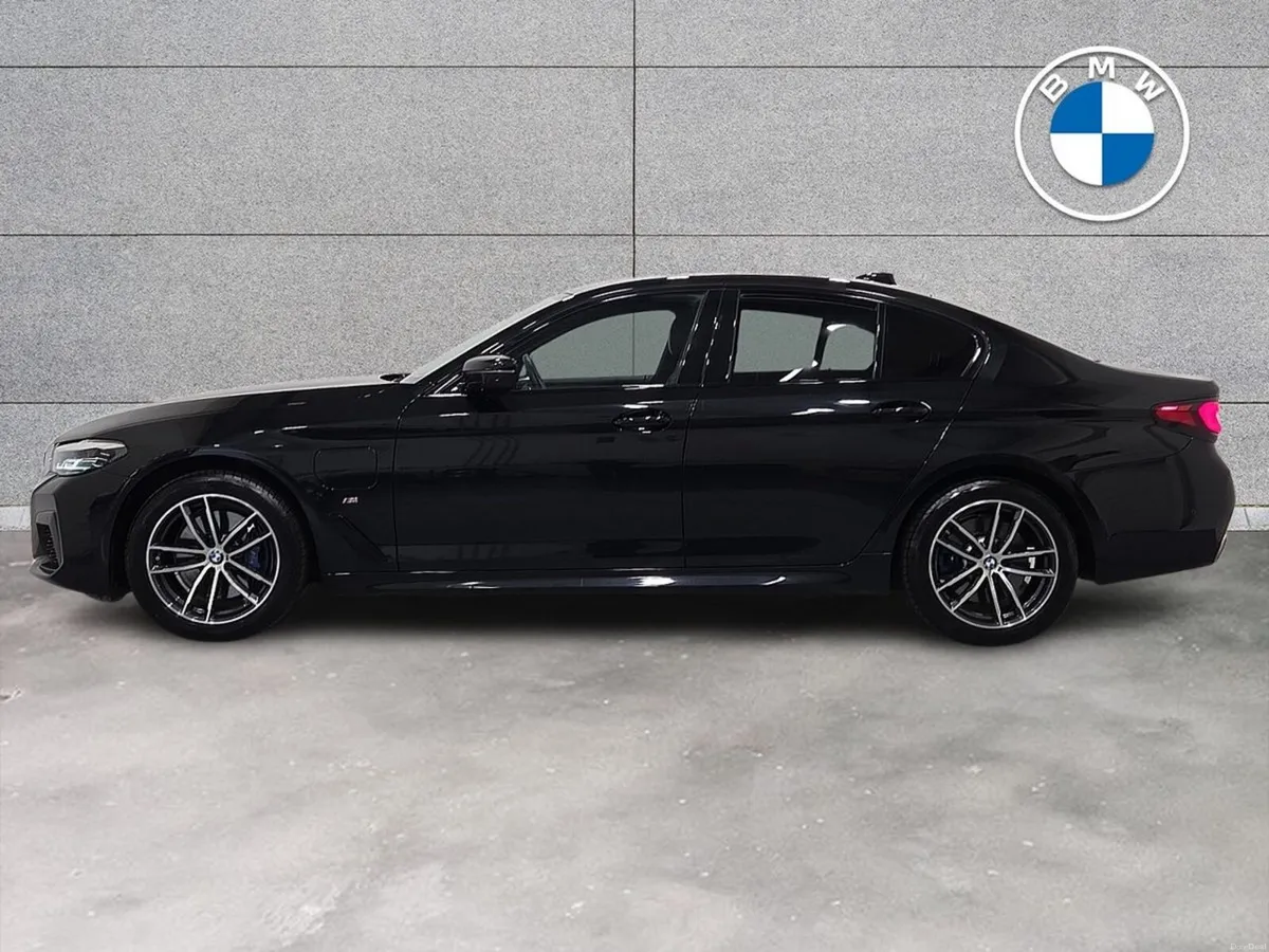 BMW 5-Series 530e M Sport Saloon - Image 4