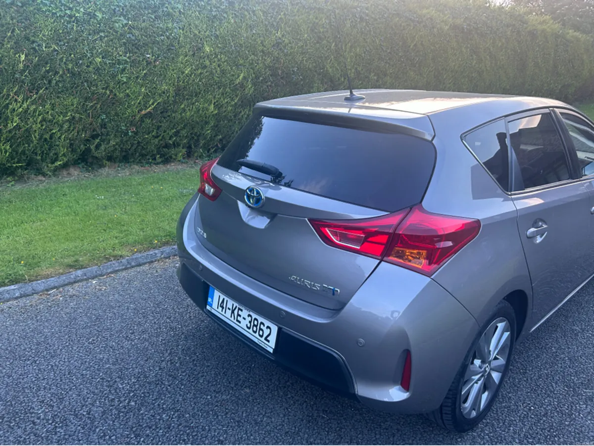 Toyota Auris 1.8 EXCEL VVT-AUTO///TINY KLMS///FULL - Image 3