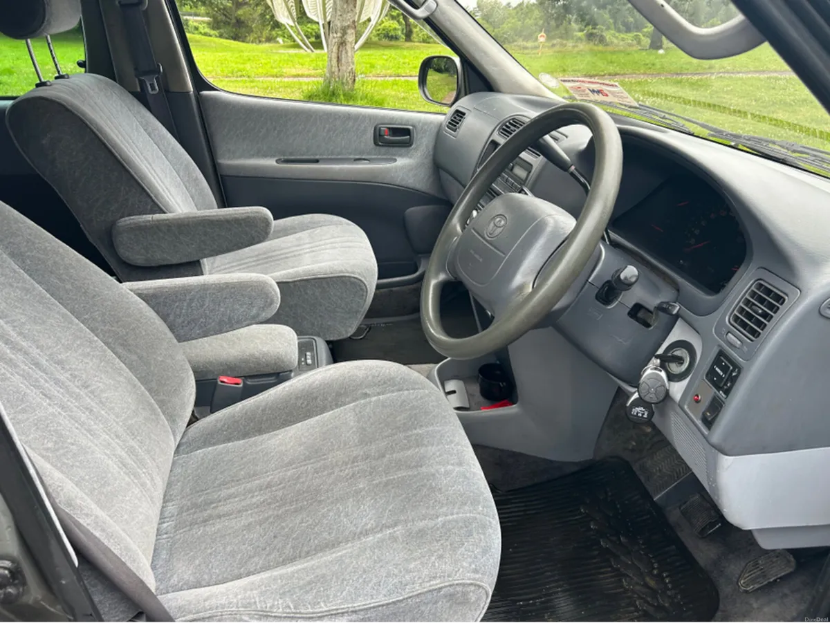 Toyota HiAce 3.0D Auto Granvia Camper - Image 6