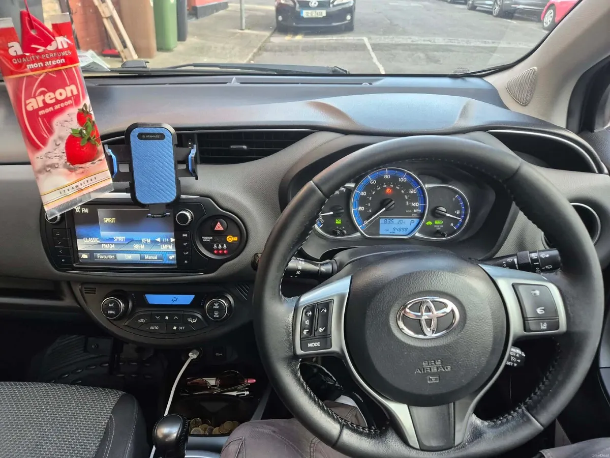 Toyota Yaris 2017 - Image 2