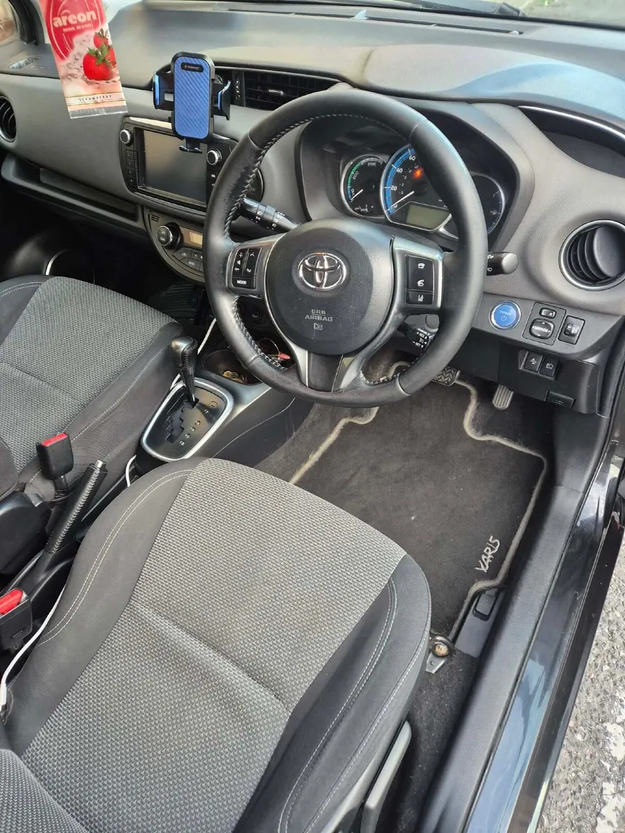 Toyota Yaris 2017 - Image 3