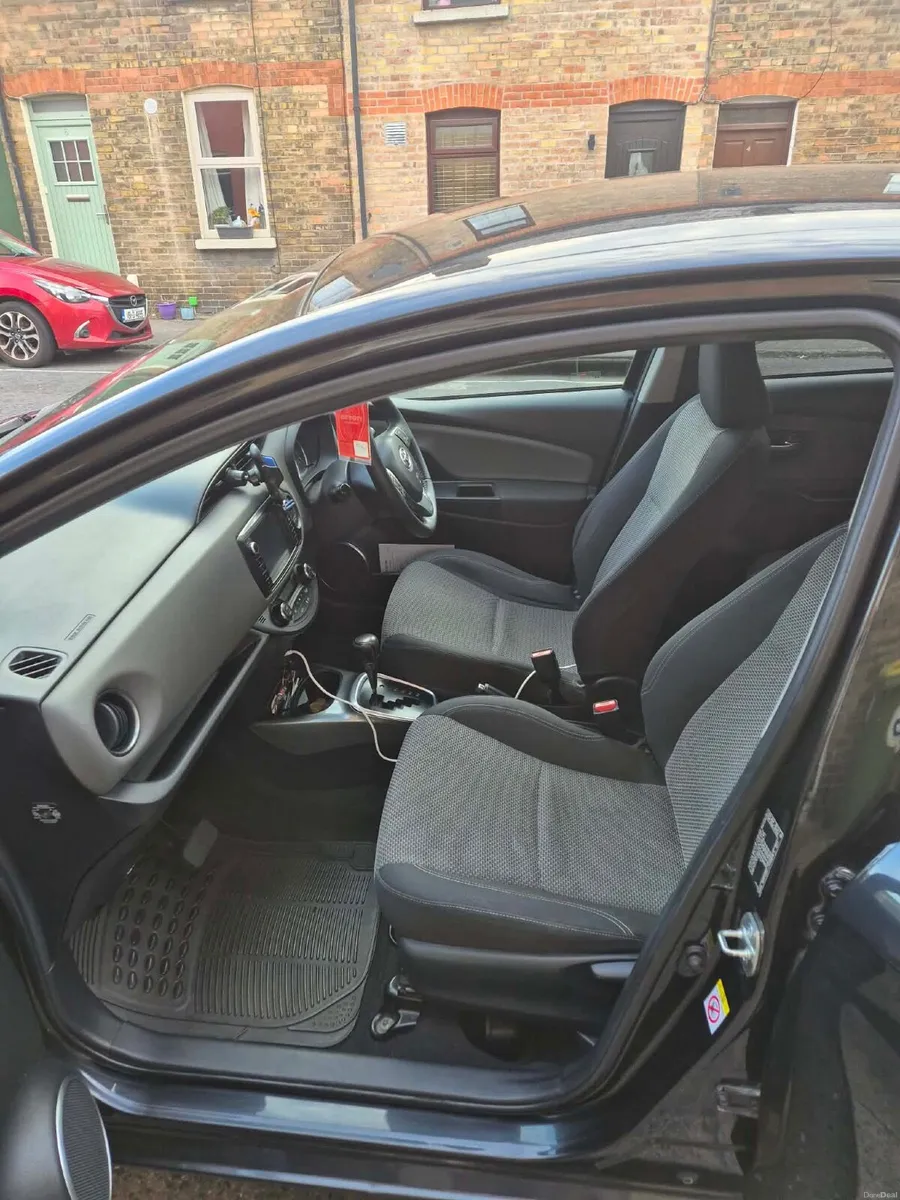 Toyota Yaris 2017 - Image 4
