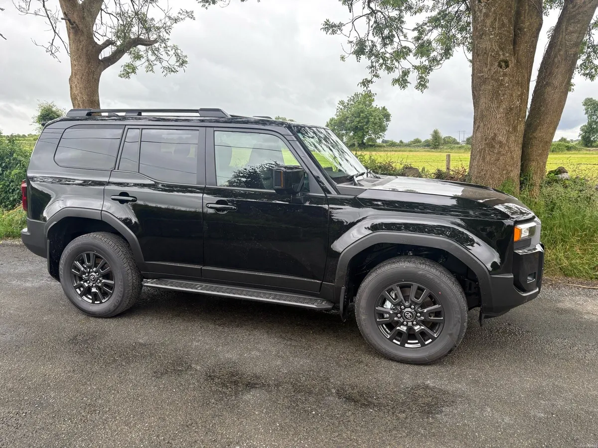 Toyota Land Cruiser Prado - Image 2