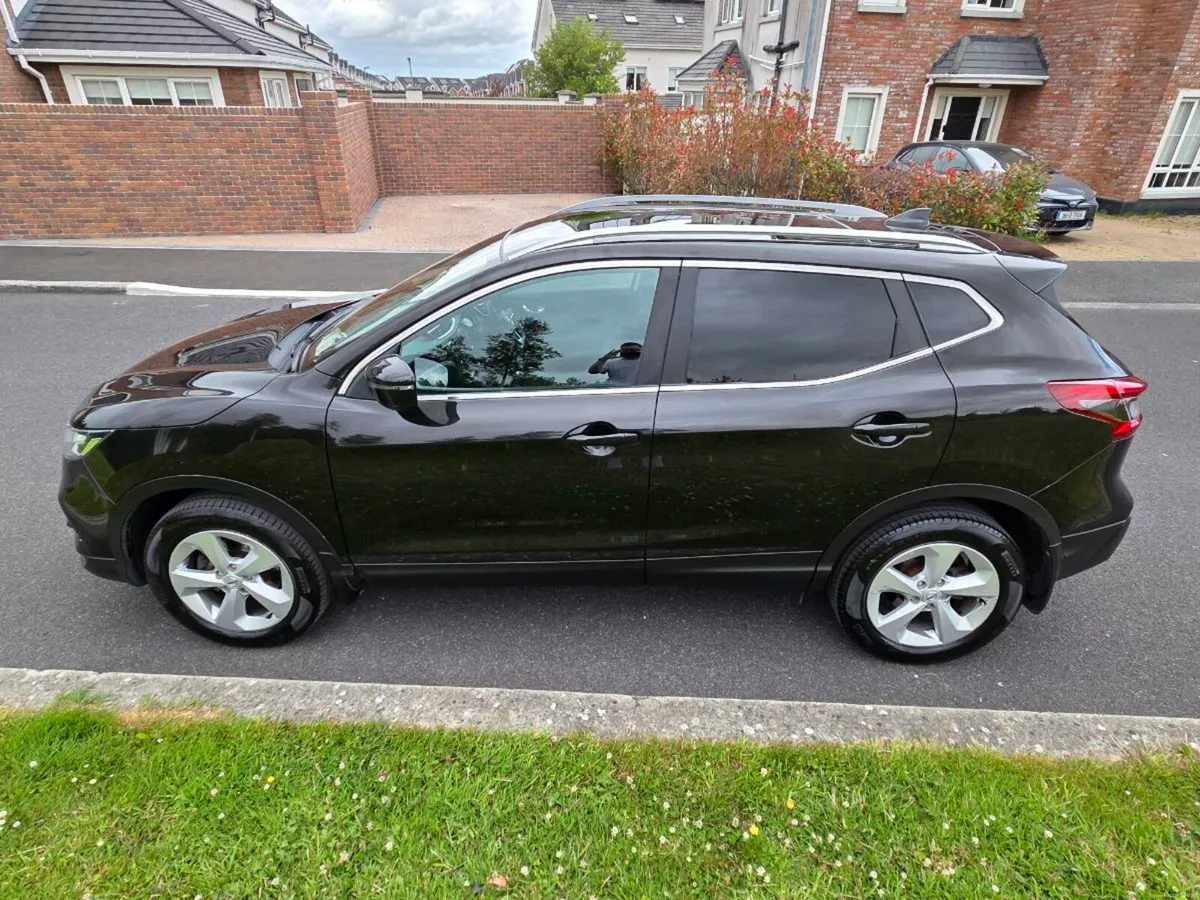 NISSAN QASHQAI 1.3 petrol manual SV MY19 4DR - Image 3