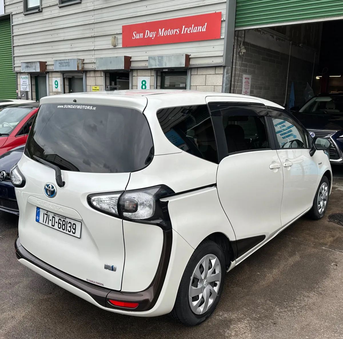 Automatic 7 seater Toyota Sienta Hybrid - Image 2