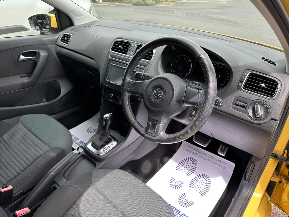 Automatic Volkswagen Polo 2010 - Image 5