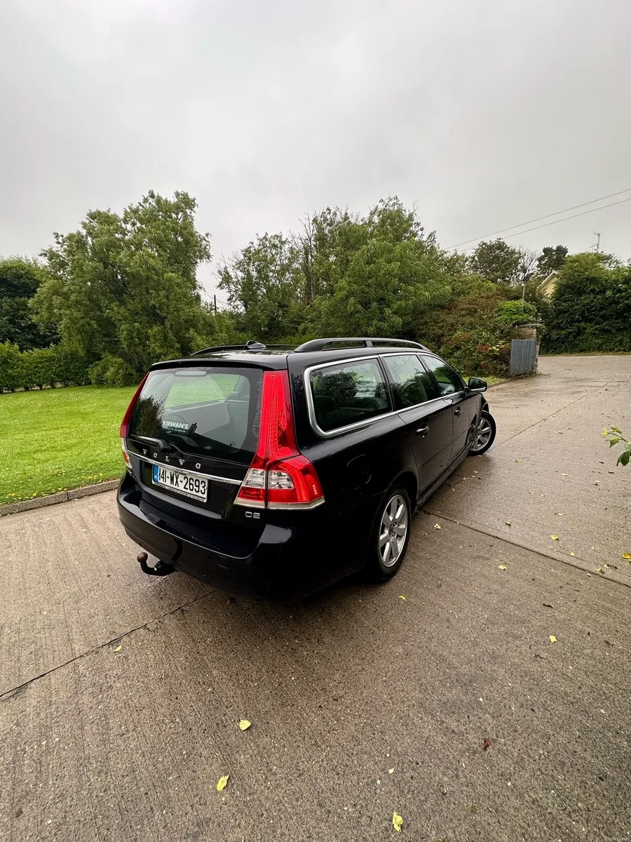 VOLVO V70 D2 AUTO TAX AND TEST - Image 5