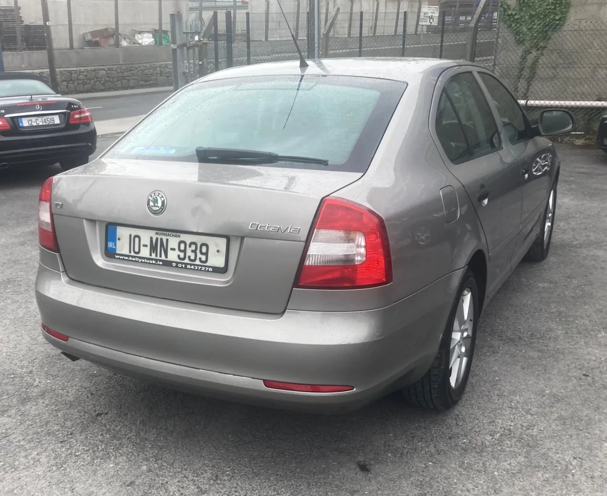 Skoda Octavia 1.6 Tdi Exclusive Edition Spotless - Image 4