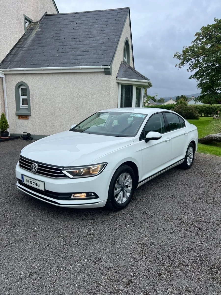 Volkswagen Passat - Image 3