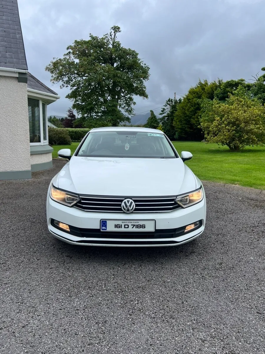 Volkswagen Passat - Image 2
