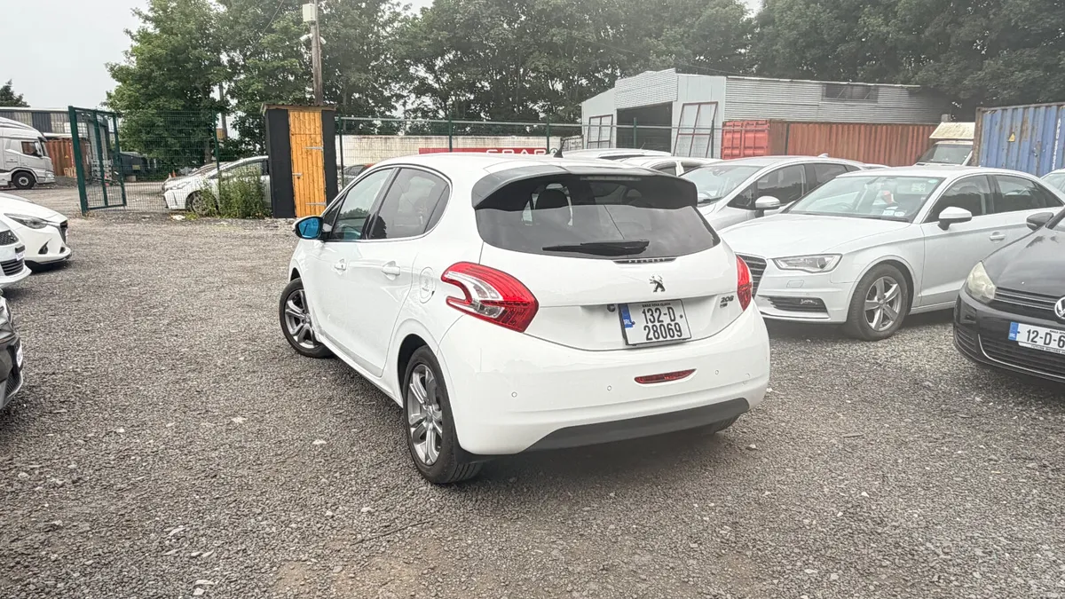 Peugeot 208 2013 Fully Automatic Low Mileage - Image 5