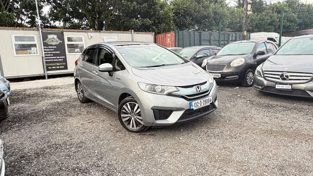 Honda Fit Hybrid 2013 Fully automatic - Image 2