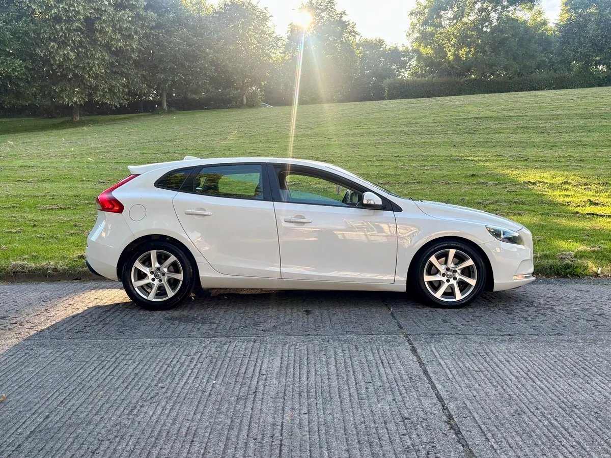 Volvo V40 2013 2.0 Diesel 150BHP Manual NCT 5/27 - Image 5