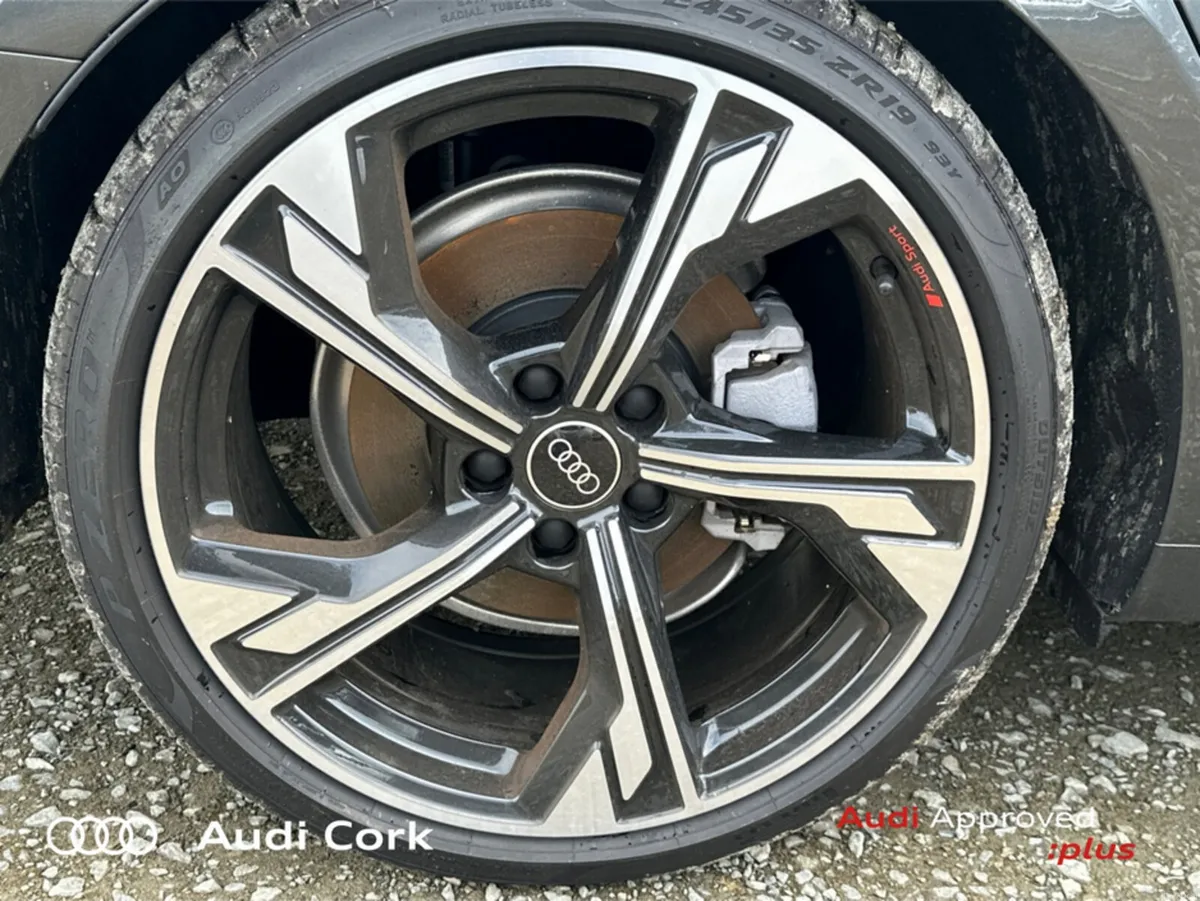 Audi A4 AVANT 2.0 35TDI 116BHP S-LINE BLACK EDITIO - Image 6