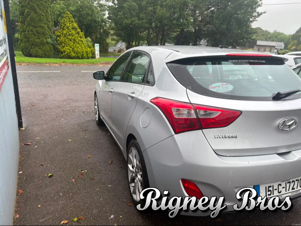 Hyundai i30 BLUE 110PS 5DR SDRIVE - Image 4