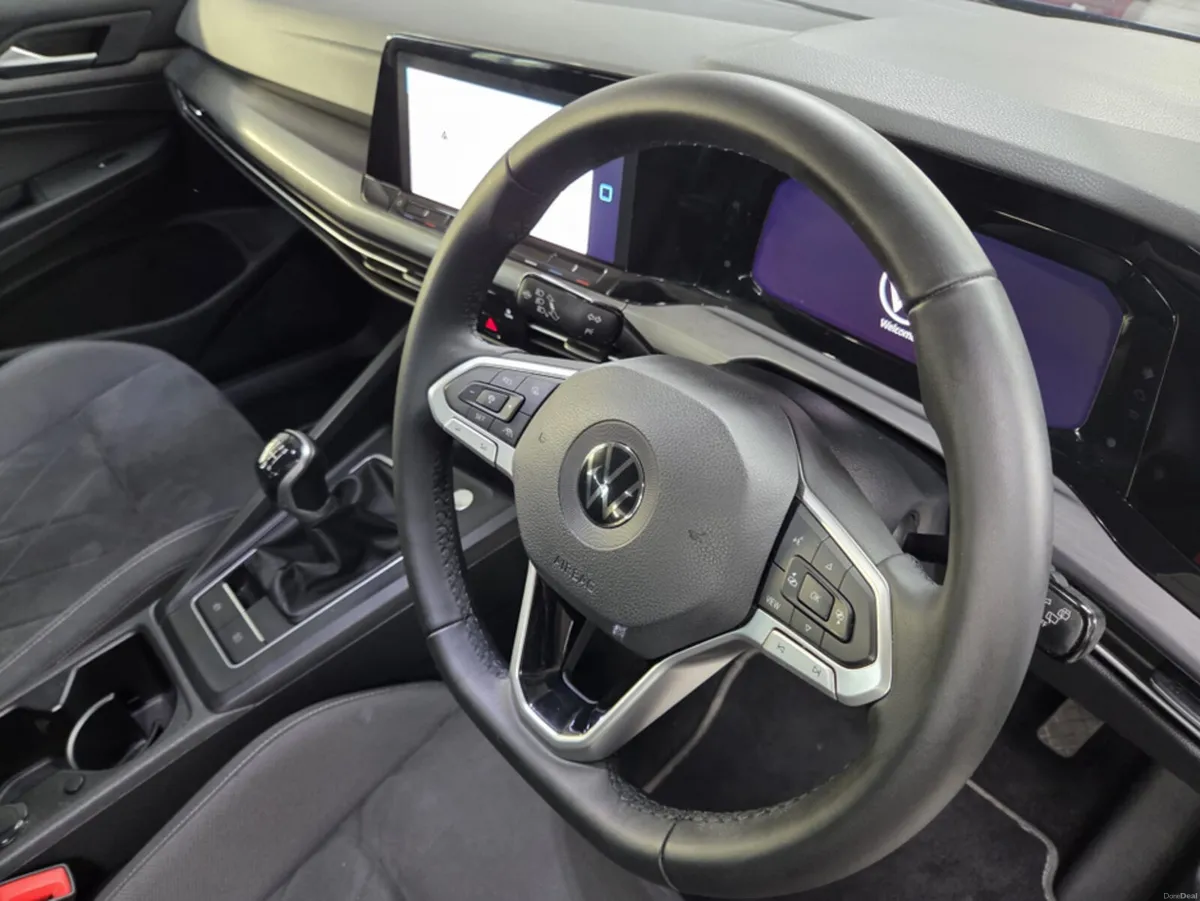 Volkswagen Golf 2.0 TDI HIGH SPEC STYLE MODEL - Image 4