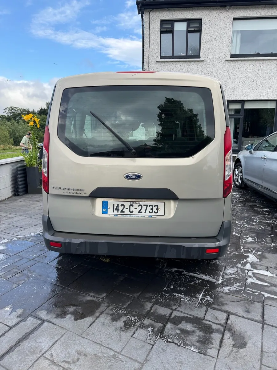 Ford Tourneo Grand 142 7 Seater - Image 4