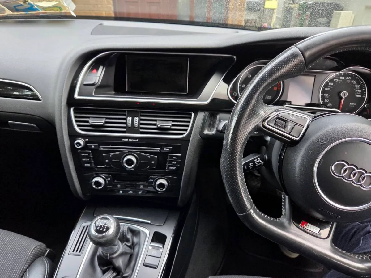 Audi A4 Estate S-line - Image 4