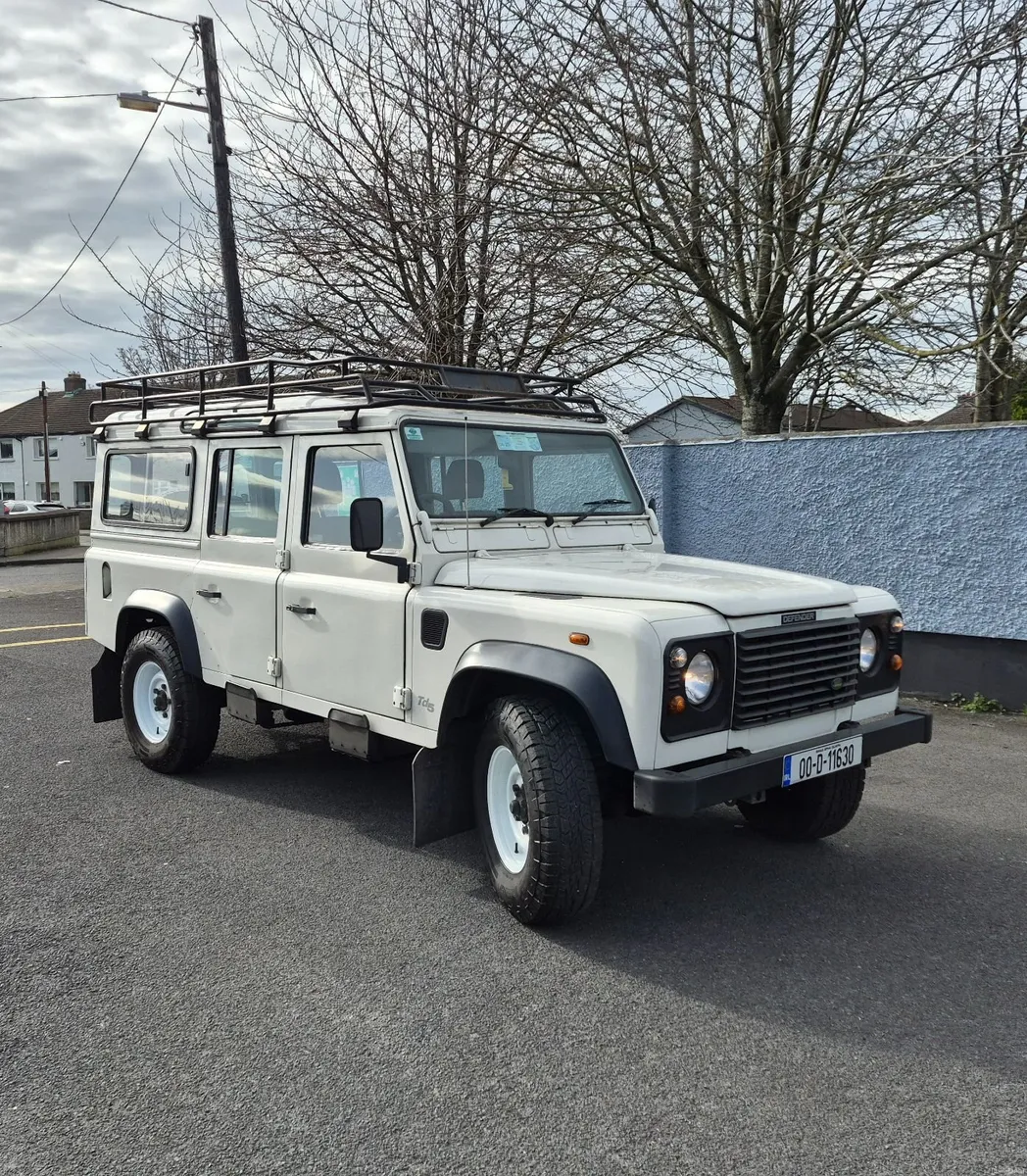 Land Rover Defender 2000 - Image 4