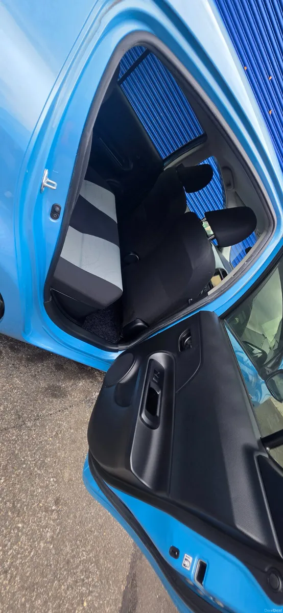 Toyota Aqua Hybrid - Image 6