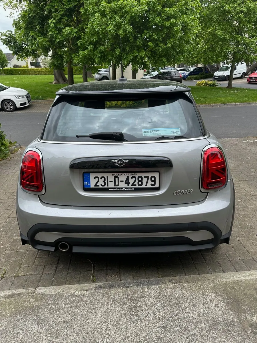 Mini Cooper 2023 - Image 2